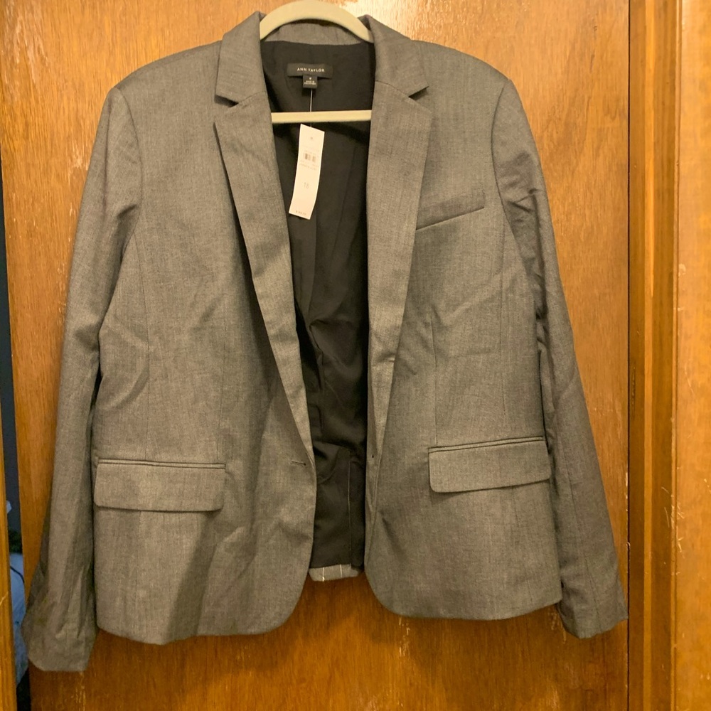 Ann Taylor Grey Suit Jacket/Blazer in Plus